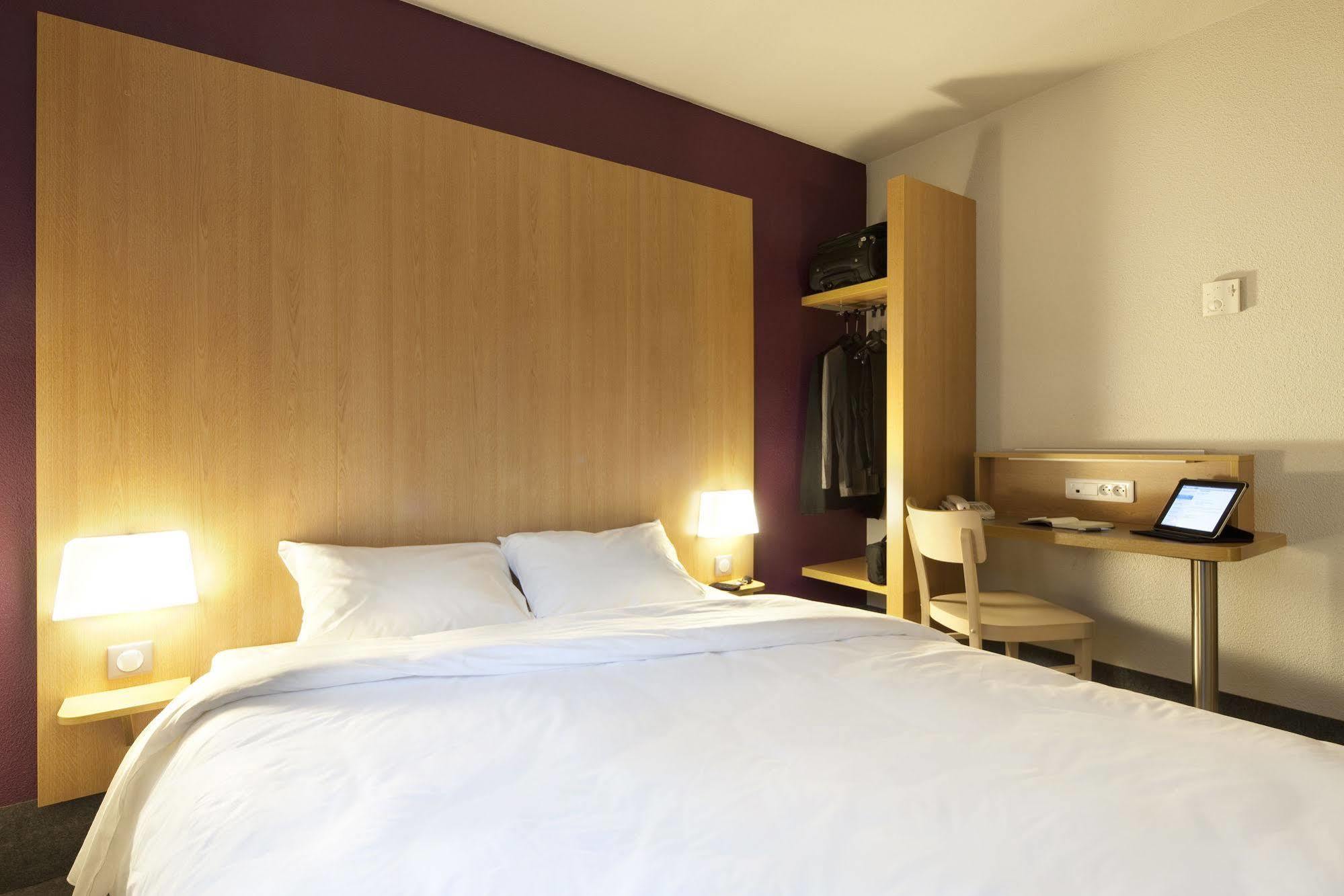 B&B Hotel Montlhery Linas Екстер'єр фото