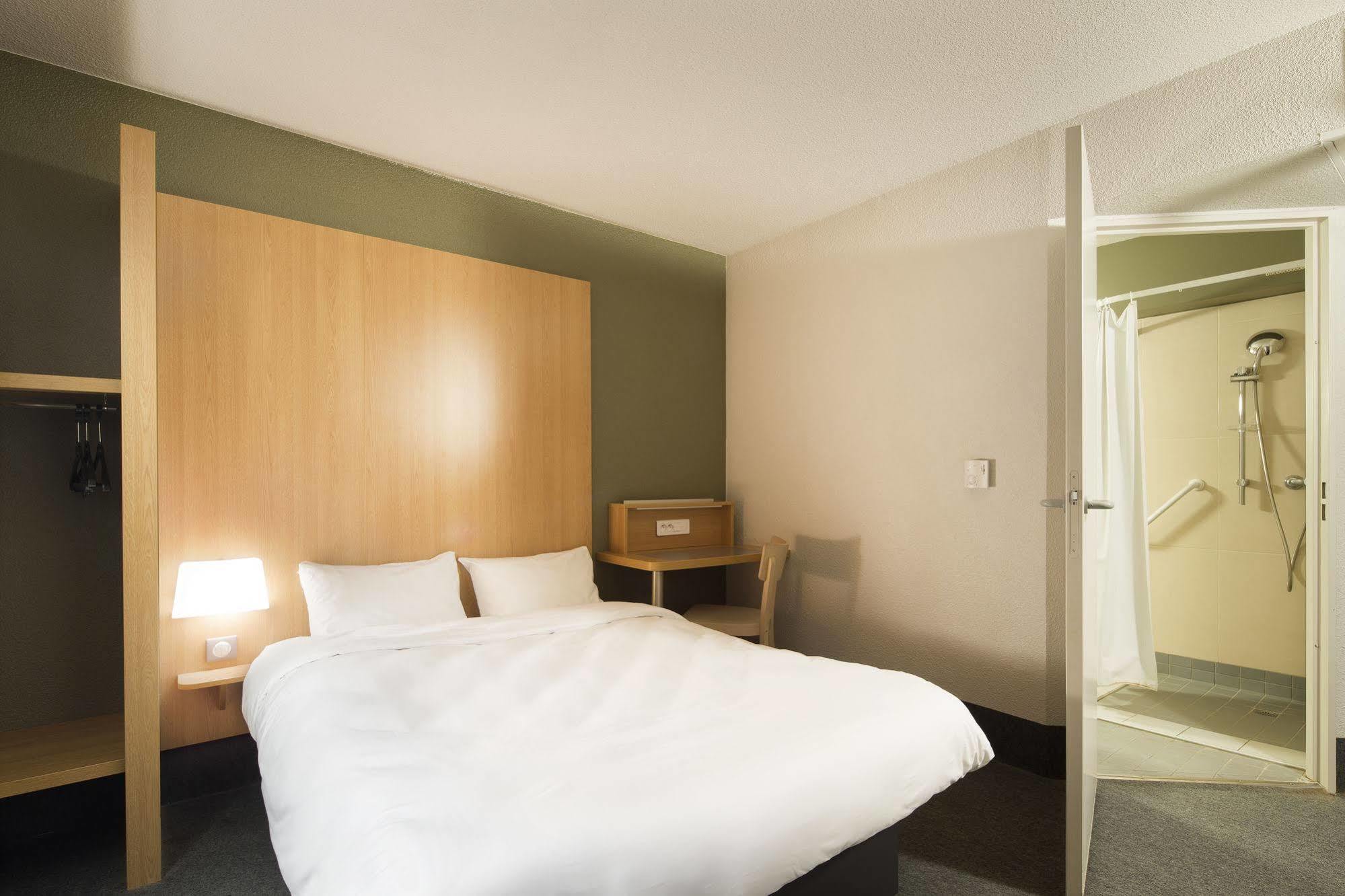 B&B Hotel Montlhery Linas Екстер'єр фото