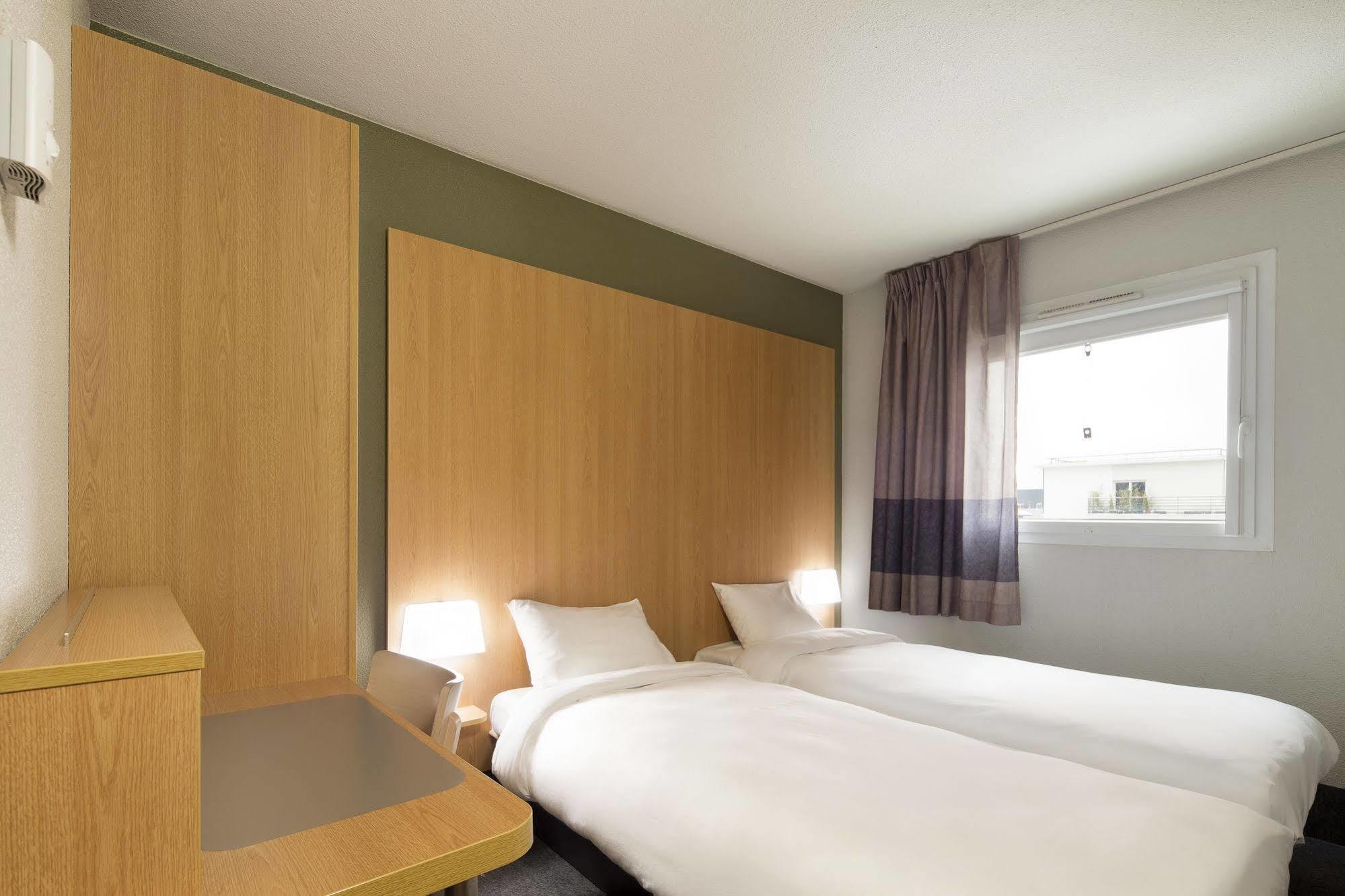 B&B Hotel Montlhery Linas Екстер'єр фото